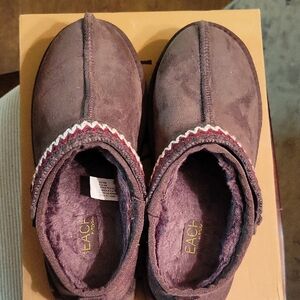 Beach By Matisse Brown Cozy Slippers with Plush Lining